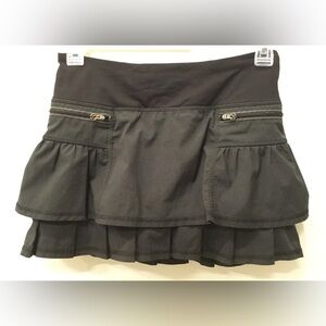Lululemon Run Your Heart Out Skirt ~ Sz 2 ~ Black ~ Tiered Ruffles ~ EUC